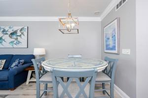 Χώρος καθιστικού στο Phoenix VII 71106 condo