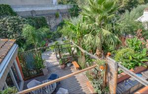 Κήπος έξω από το Maison cosy proche centre Arles - jusqu'à 8 personnes