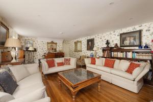 Χώρος καθιστικού στο Chestnut House Sleeps 4 or 6