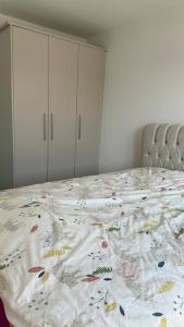 Postel nebo postele na pokoji v ubytování Mad House!
