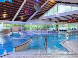 Πισίνα στο ή κοντά στο Relax & Unwind in Putten