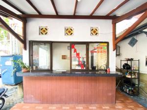 Vstupní hala nebo recepce v ubytování Wisma Kartini Syariah near Alun Alun Sidoarjo RedPartner