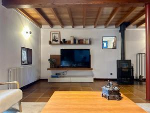 Et tv og/eller underholdning på Casa do Bidueiro