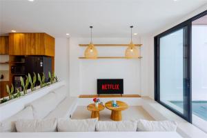 Χώρος καθιστικού στο Villa Amal 9