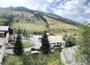 Nespecifikovaný výhled na hory nebo výhled na hory při pohledu z apartmánu