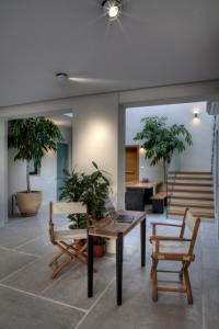 Posedenie v ubytovaní Aethrion Boutique Homes