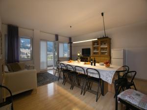 Η κουζίνα ή μικρή κουζίνα στο Apartment in Predazzo near Dolomiti Superski