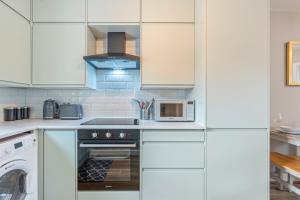 Dapur atau dapur kecil di Bright & Homely Birmingham Escape!