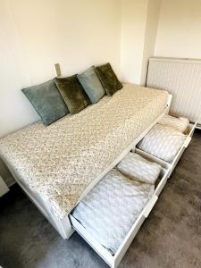 Postel nebo postele na pokoji v ubytování Centralt i Hirtshals