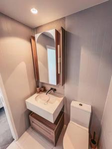 Koupelna v ubytování Level 46 Luxury Queens Wharf Apartment with Unblocked Southbank & River View