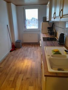 Η κουζίνα ή μικρή κουζίνα στο 2 Raum Wohnung im DG +2 φωτογραφίες
