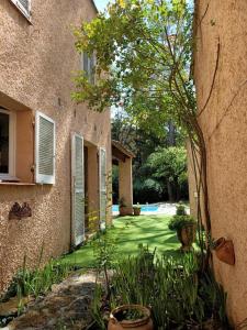 Κήπος έξω από το Maison Proche d'Aix-en-Provence