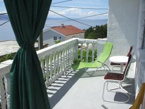 A balcony or terrace at Apartmani Mira