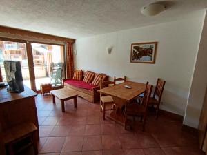 Χώρος καθιστικού στο Résidence Les Airelles - Appartement confortable, plein sud, belle terrasse! MAE-4314