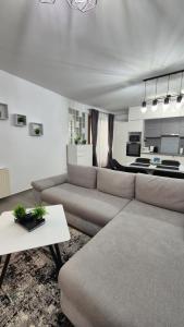 O bucătărie sau chicinetă la Be Chill Apartment