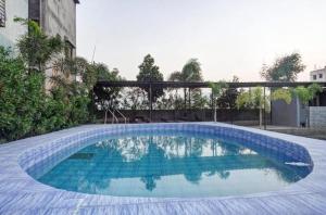 Swimmingpoolen hos eller tæt på Yashraj7 Resort and Hotel