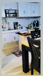 Nhà bếp/bếp nhỏ tại Vacation Home by Rowena Sacarez