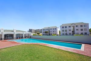 Πισίνα στο ή κοντά στο Big Bay Beach Club 137 by Host Agents