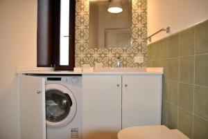 Phòng tắm tại San Martino 100 Old Town Apartment - Itri