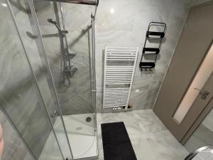 Un baño de Studio Mavis 12 fotos más