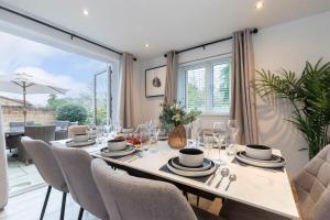Gambar di galeri bagi Peaceful 5-Bed Detached Home di Gloucestershire