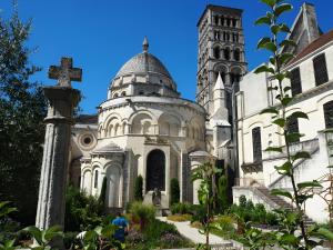 Kohalik huviväärsus apartemendi lähedal