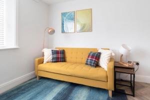 Gallery image of Modern Apartment in Historic Gloucester Quays in Gloucester +25 photos