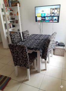 Un televizor și/sau centru de divertisment la Fantástico dpto en Mendoza con cochera y a un paso del centro