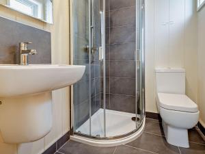 Ένα μπάνιο στο 2 Bed in Conwy 50287 +9 φωτογραφίες