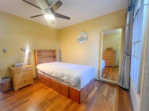 Photo de la galerie de l'établissement Tropical Garden Tranquility HNL condo, à Honolulu