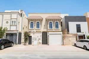 リヤドにあるNuzul R179 - Elegant Studioの二台車の家