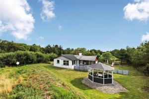 Budova, kde se prázdninový dům nachází