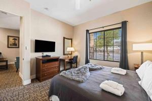 Ένα ή περισσότερα κρεβάτια σε δωμάτιο στο La Quinta - Coachella Retreat 1 Bd w Pool Sleeps 4 +14 φωτογραφίες