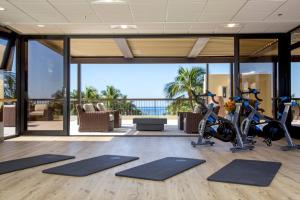 Fitness centrum a/nebo fitness zařízení v ubytování NEW Oceanfront Luxury at Waikiki Beach Tower