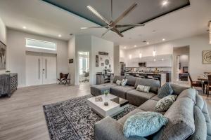 Posezení v ubytování NEW BUILD-Heated Pool & Spa-Canal - South Exposure - House Aruba