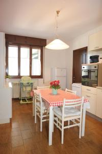 Kuchyň nebo kuchyňský kout v ubytování Casa Vacanze Riviera del Brenta