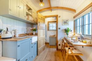 Köök või kööginurk majutusasutuses Hillside Hideout