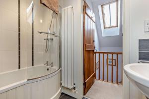 Vannituba majutusasutuses 3 Top End Cottages +27 fotot