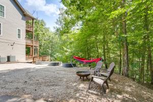 Κήπος έξω από το 3 Mi to Pickwick Lake Spacious Family Getaway