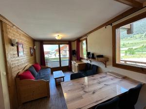 Χώρος καθιστικού στο Appartement 6 personnes, pied des pistes, piscine, parking, WIFI - FR-1-508-105