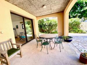 Μπαλκόνι ή βεράντα στο Grande villa familiale 8 pers. avec vue imprenable à Mèze - FR-1-604-54