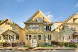a group of three houses in a row at Medford Apartment Rental, 5 Mi to Downtown Boston in Medford