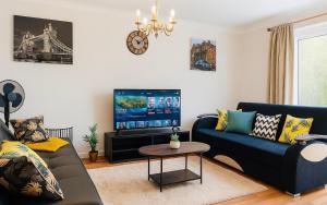 Et opholdsområde på Modern 3-Bedroom, Free Parking, Big Garden, Pet Friendly, Super-fast WiFi!