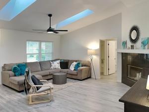 Posezení v ubytování Rivers Edge Retreat + 39 fotografií