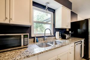 Gallery image of Tree-Lined Retreat 4 Mi to Three Sisters Springs! in Crystal River