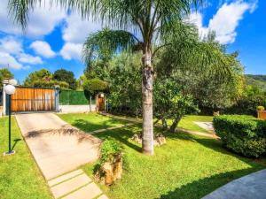 Κήπος έξω από το Charming villa near Sa Pobla