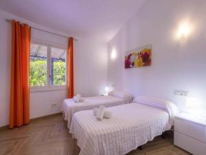 Galeriebild der Unterkunft Charming Casa Encinar in Tranquil Residential Area in Sa Pobla