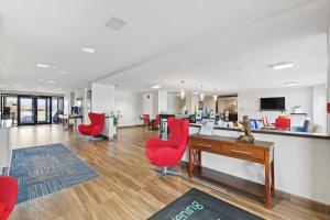 Μια τηλεόραση ή/και κέντρο ψυχαγωγίας στο Allentown Park Hotel by The Red Collection