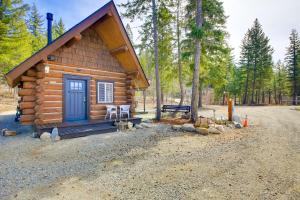 Imagen de la galería de Peaceful Kootenai Cabin - Unplug in the Mtns!, en Bonners Ferry