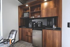 Η κουζίνα ή μικρή κουζίνα στο Epic Suite 302 Deluxe Aeropuerto